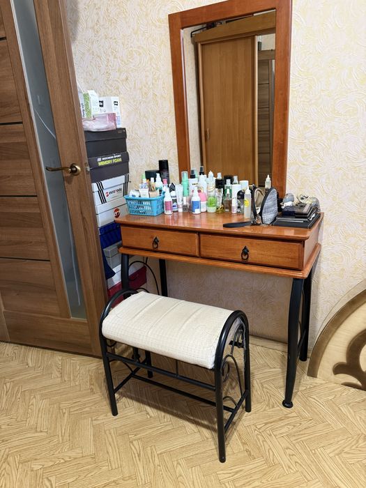 Туалетный стол.