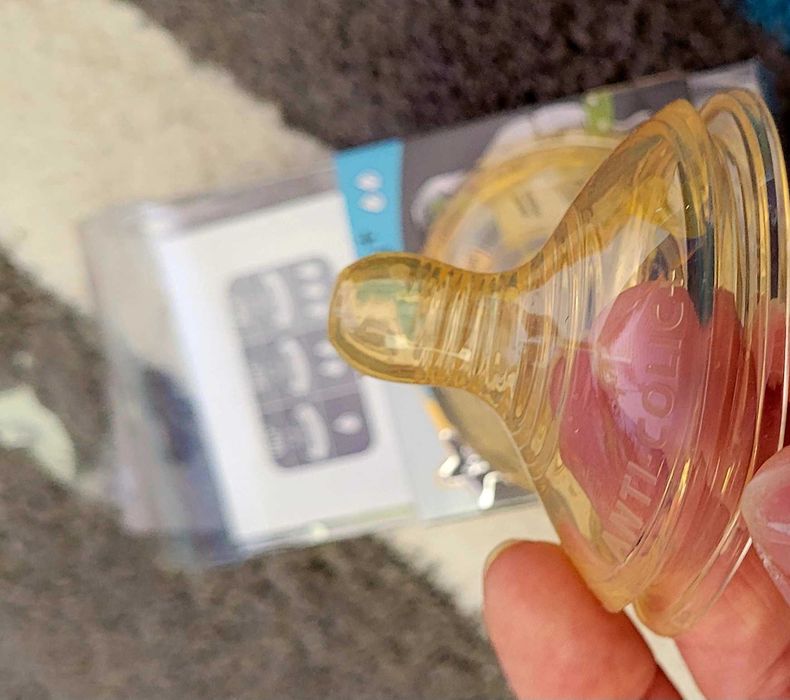 Биберони и лъжици Tommee Tippee