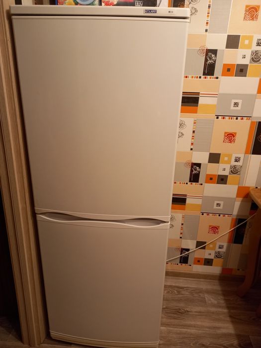 Продам холодильник Атлант