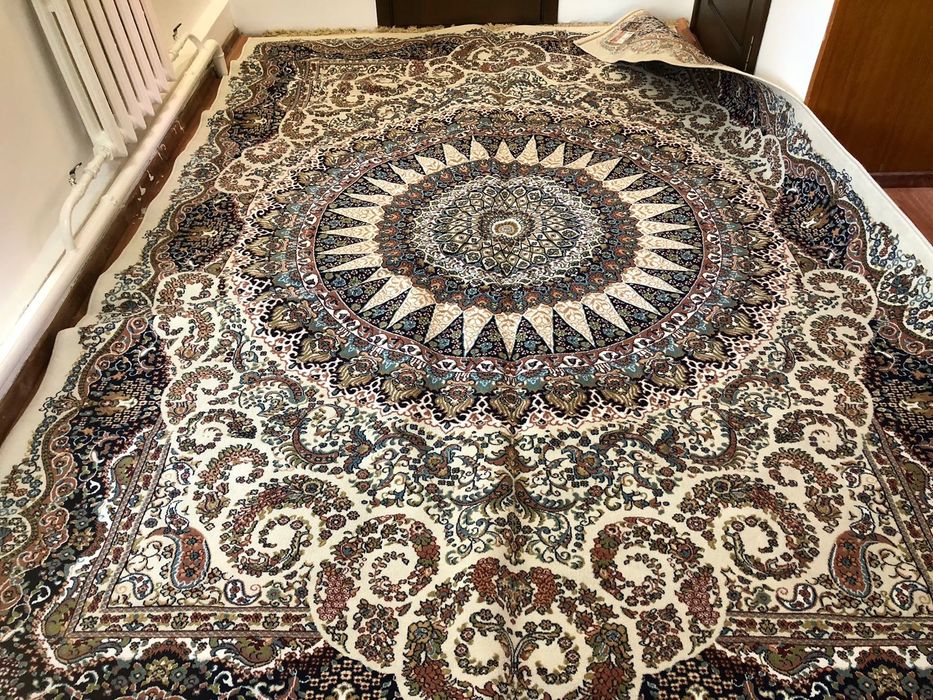 Турецкие шелковые ковры.