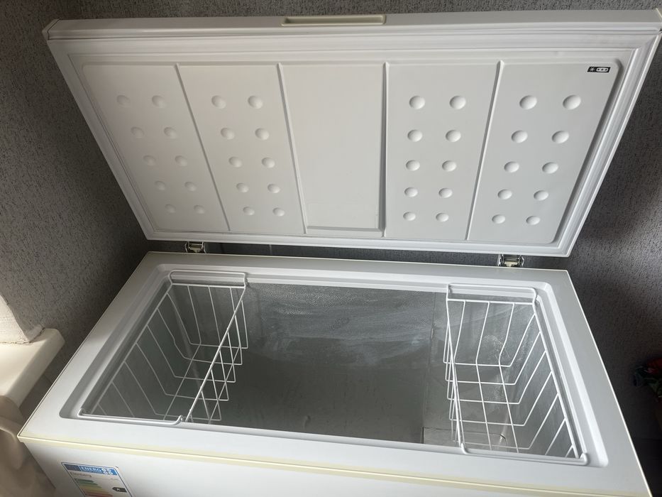 Продам морозильную камеру