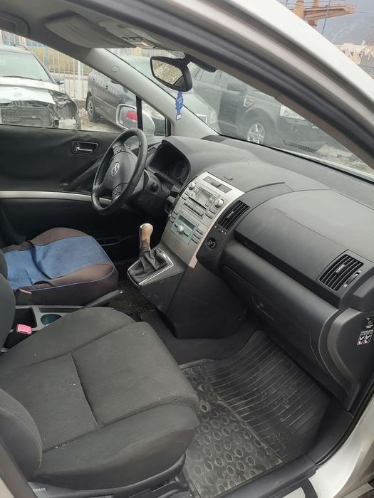 Toyota corolla verso 2.2D4D 100KW   2AD FTV FHV за части