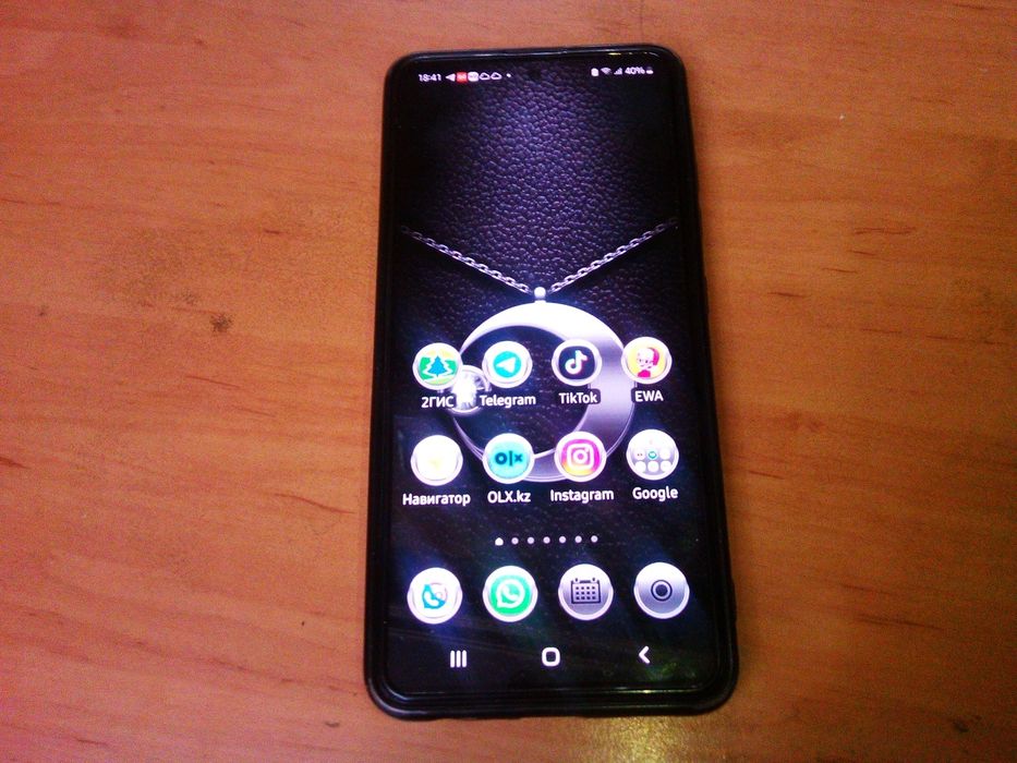 Продаю Самсунг А51 6/128