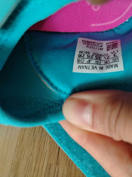 Нови Adidas маратонки, 35 номер
