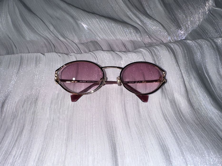 Солнцезащитные очки с логотипом Miu Miu