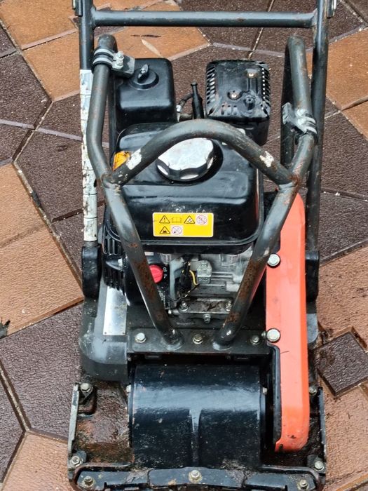 Talpa compactoare HUSQVARNA cu motor Honda