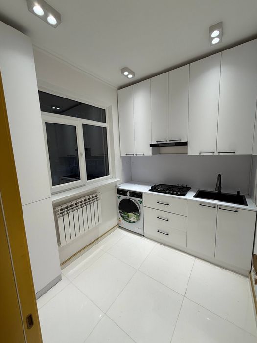 Своя!Бунедкор м!1этаж!2х комнатная в 3 ! 45кв номер 1 локация ! 81500