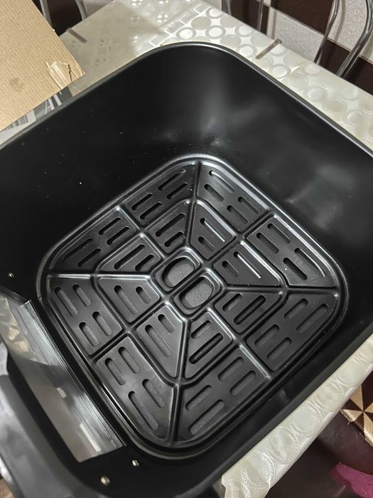 Friteuza cu Aer Cald AT PERFORMANCE®, capacitate 10 L, display digital