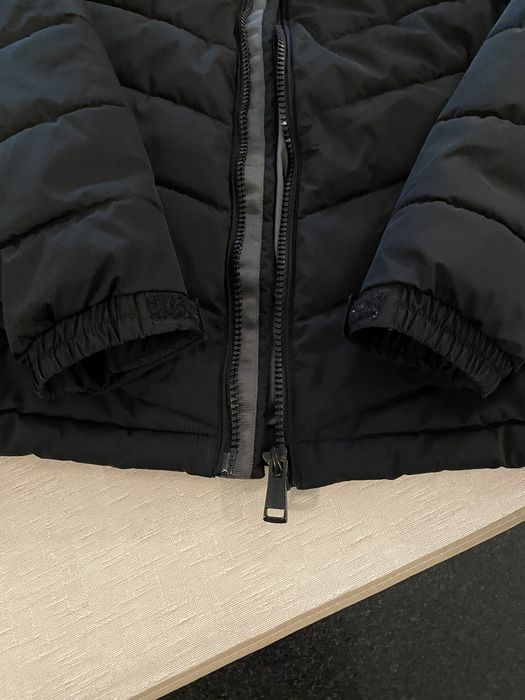 Geaca Guess din puf barbateasca