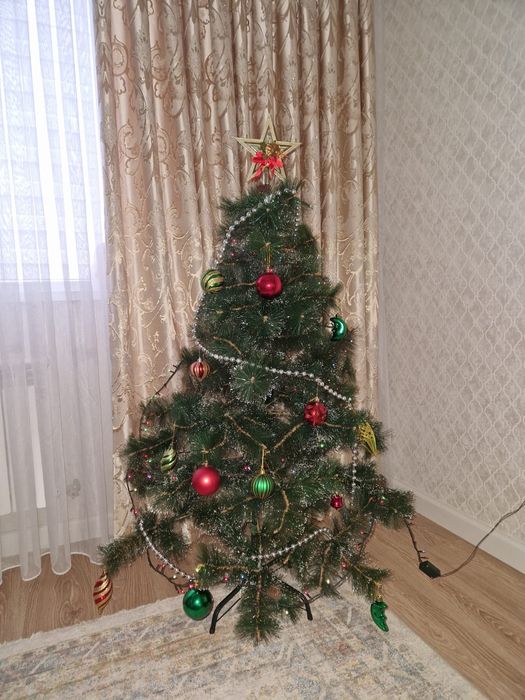 Продам новогоднюю елку