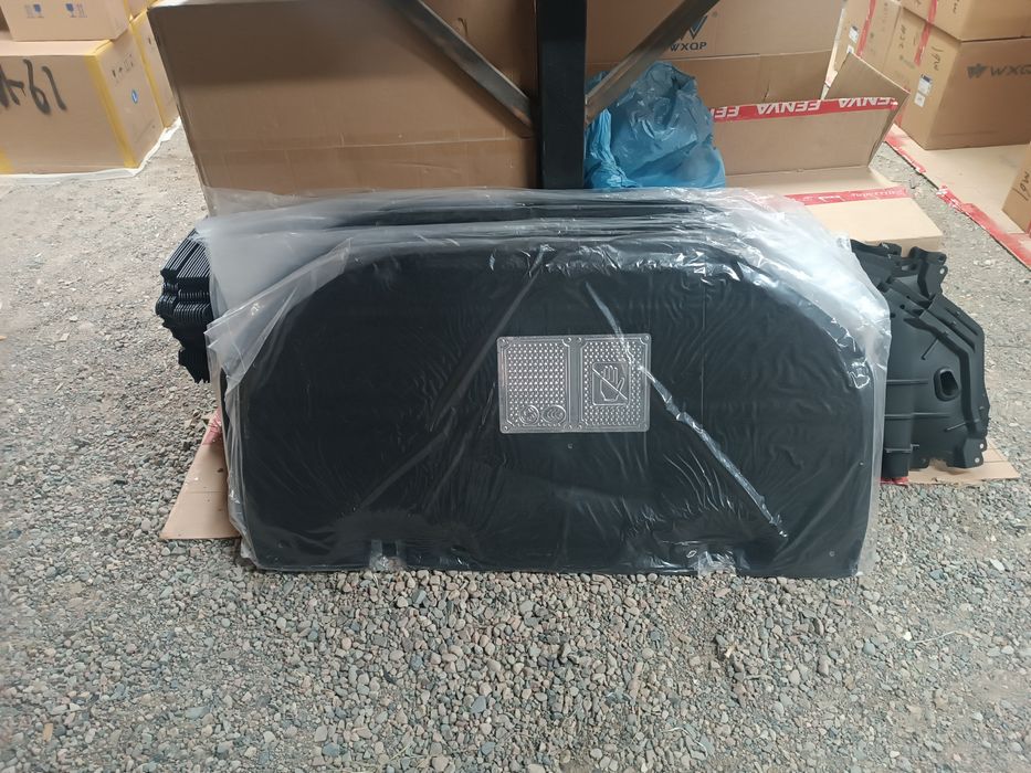 Продаю обшивка капота Тойота Камри 70