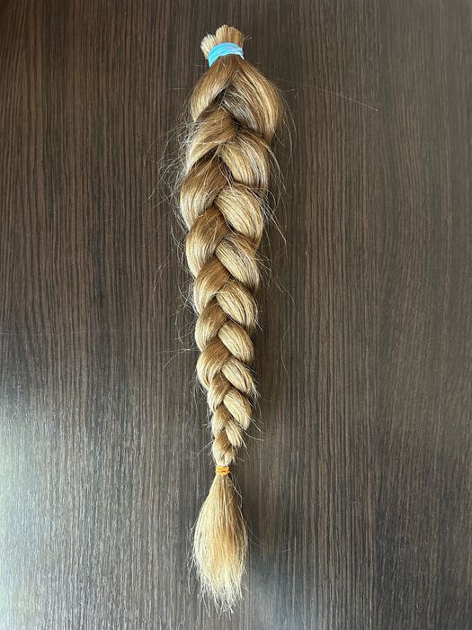 Coadă de păr blond, nevopsit