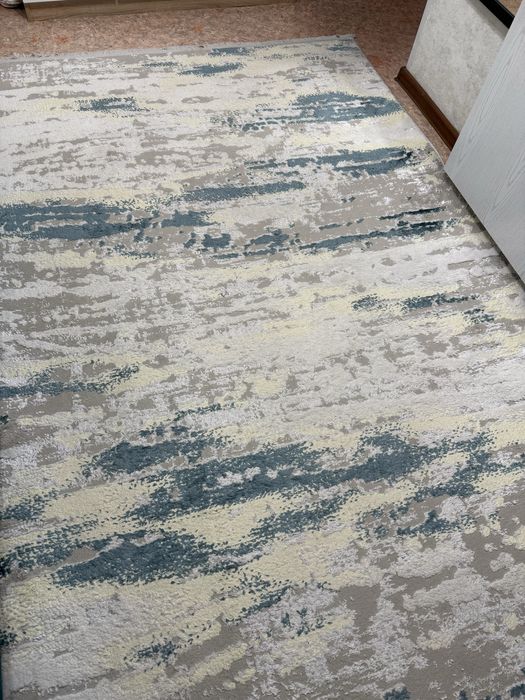 Продам ковер в хорошем состоянии