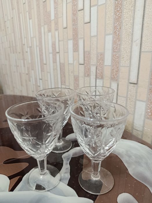 Продам посуду  в хорошем состоянии