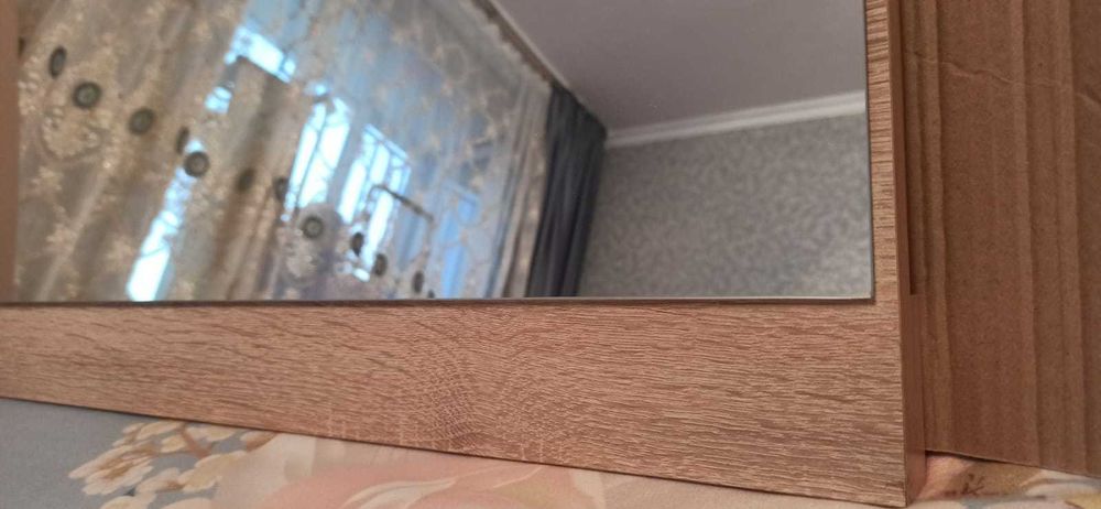 Продам зеркало под дерево