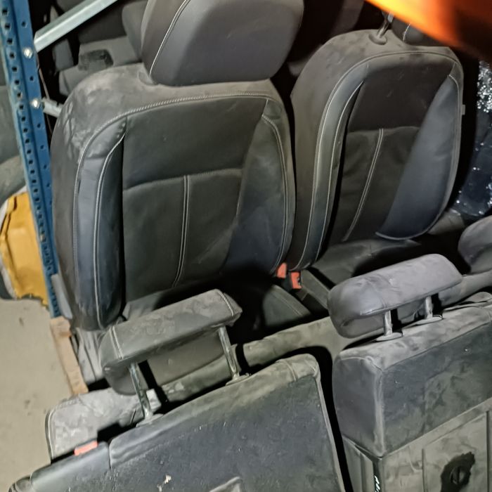 Салони за Автомобили разпродавам