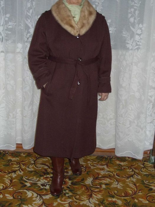 Пальто с норкой, р 52.