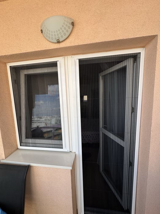 Plase insecte tip plisse/evantai