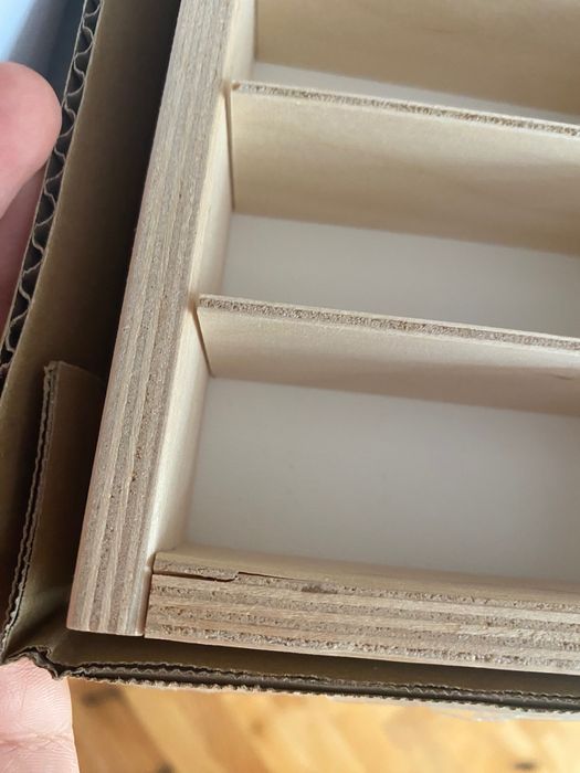 Дефектна дървена етажерка за колички, рафт, 80 отделения, хоризонтален