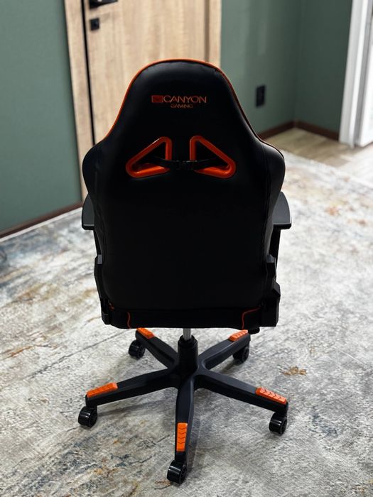 Продам игровое кресло