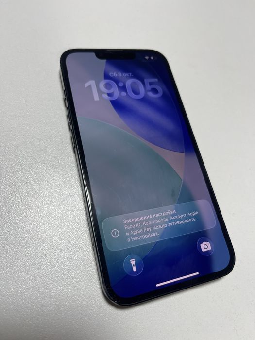Телефон Iphone 16e
