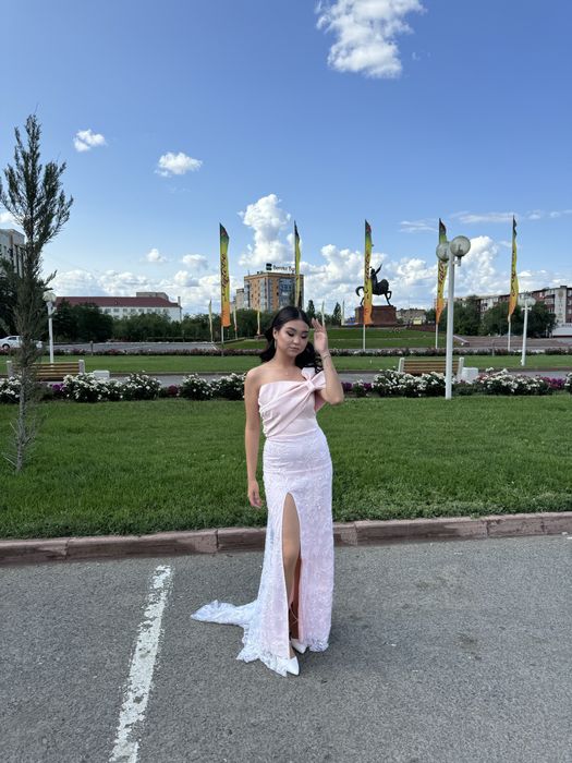 Вчернее платье для выпускного вечера