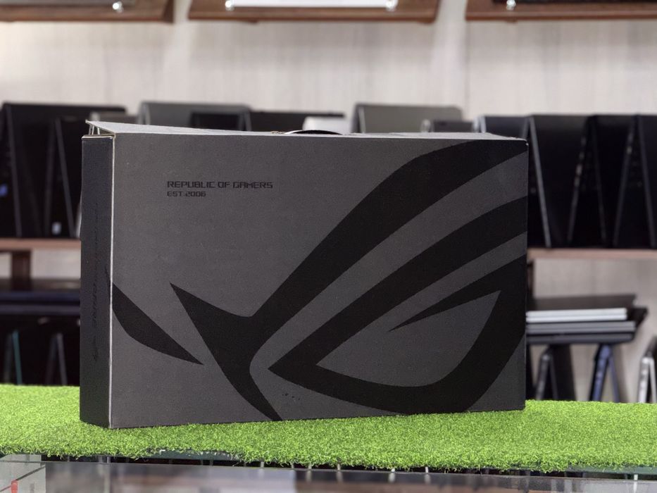 Asus Zephyrus ultra-9 RTX-4060 8Gb 16/1Tb