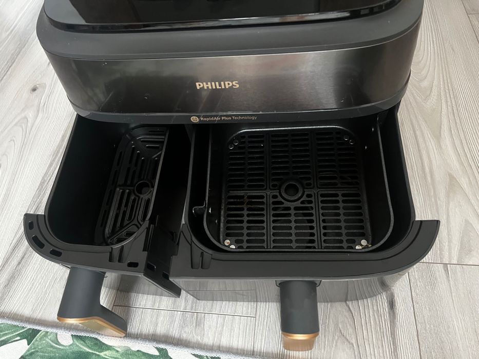 Airfryer Philips Seria 5000 cu aer cald si abur