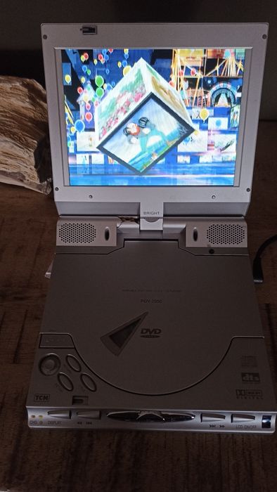 Портативен DVD  плеър