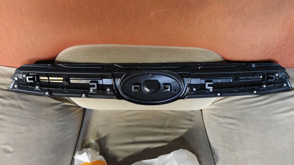 Решётка радиатора Subaru Forester 21-24 год
