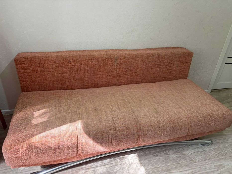 Продам диван в хорошем состоянии