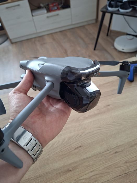 DJI air 3 + куфарче за съхранение