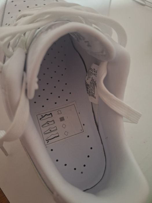 Vând Sneackers Nike Air force1 marimea 36, noi, in cutie