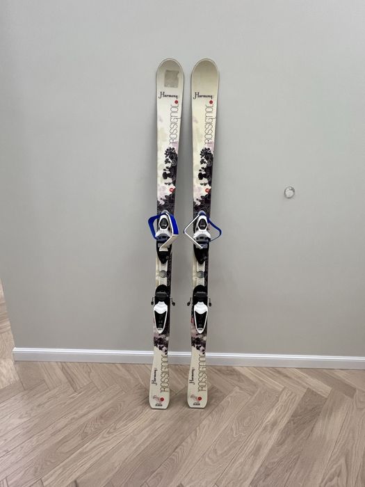 Продам лыжи горные и ботинки