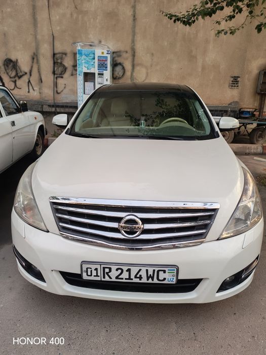 Mashina nissan teana