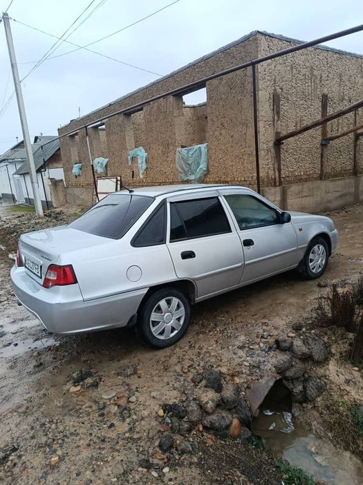 Nexia 2 1.5 Sotiladi