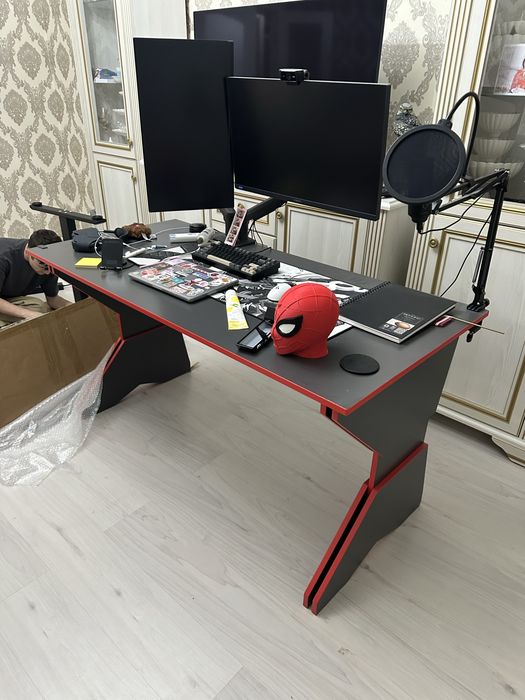 Компьютерный-игровой стол ручной работы