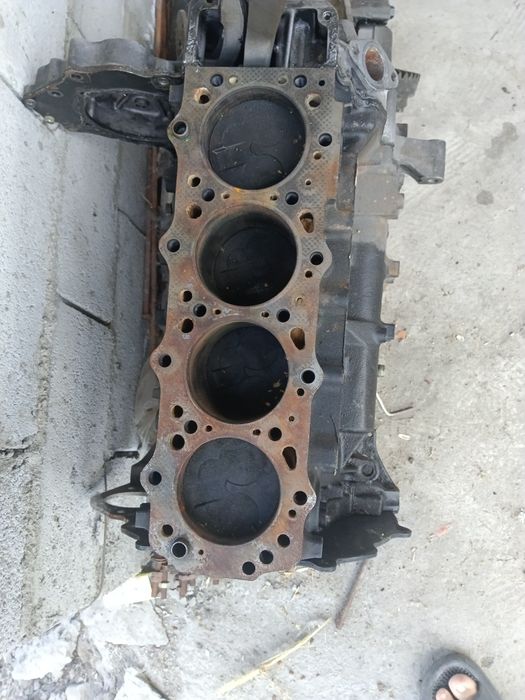 Продам двигатель 4М40