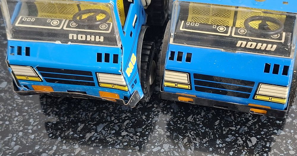 Металлическая машинка производства СССР