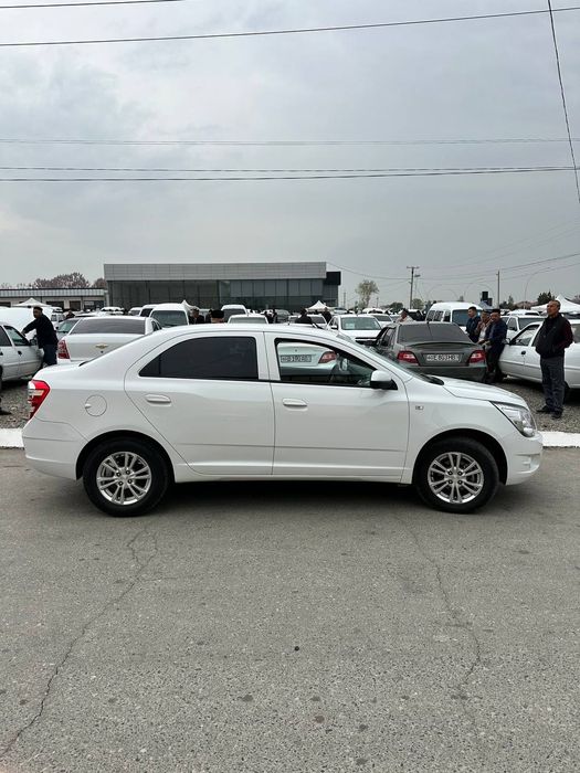 Chevrolet Cobalt 2025 — 4