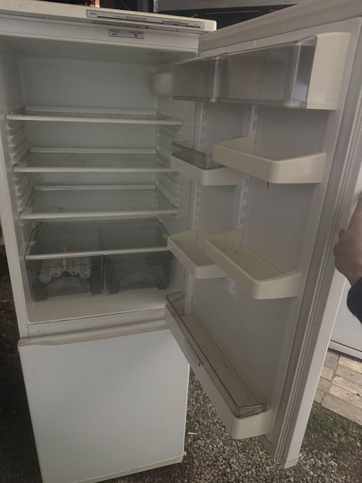 Продам холодильник Атлант