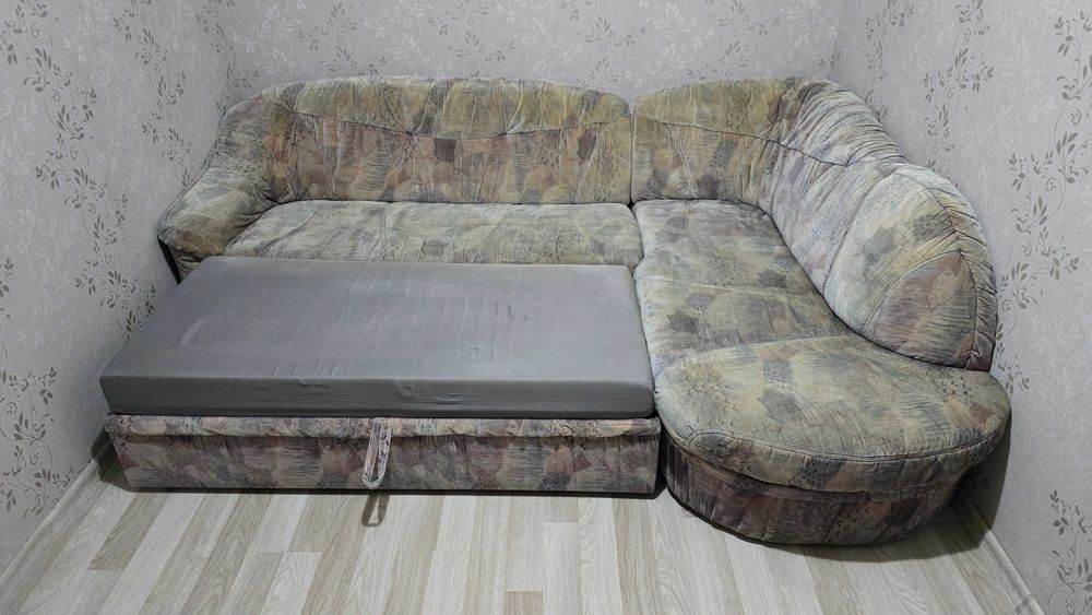 Canapea extensibila tip coltar