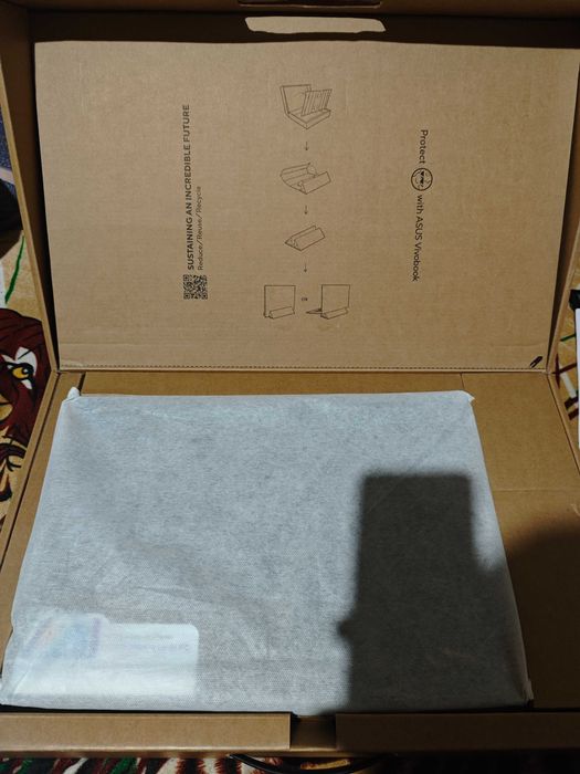 НОВ Лаптоп Asus Vivobook