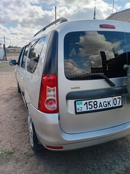 Продам ларгус 2013года