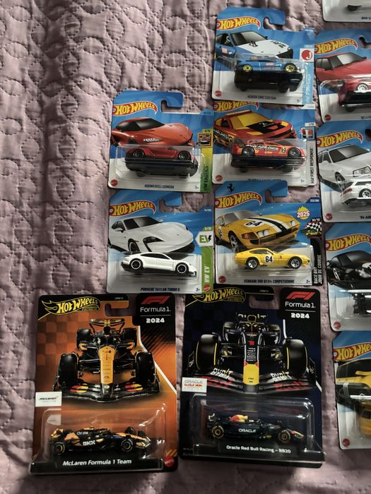 Hot wheels Продавам част от колекцията си