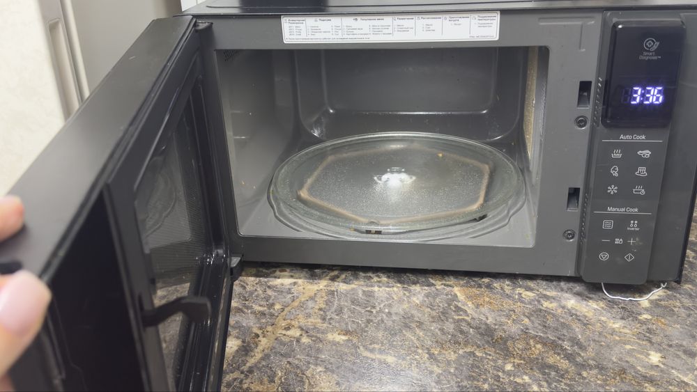 Продам микроволновую печь LG
