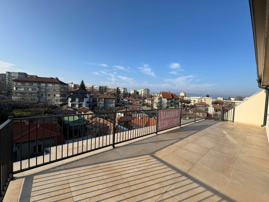 Продава се Тристаен апартамент в Търговище, Вароша - 179 кв.м за 420 €/кв.м - Снимка #15