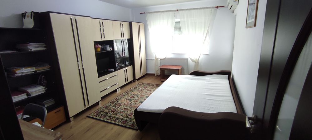 Apartament cu o camera de închiriat in zona Nufarul
