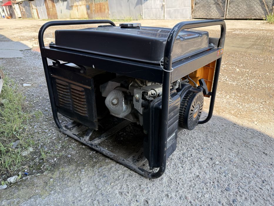 * KIPOR KGE 6500E оригинальный мощный генератор-движок в отличном сост