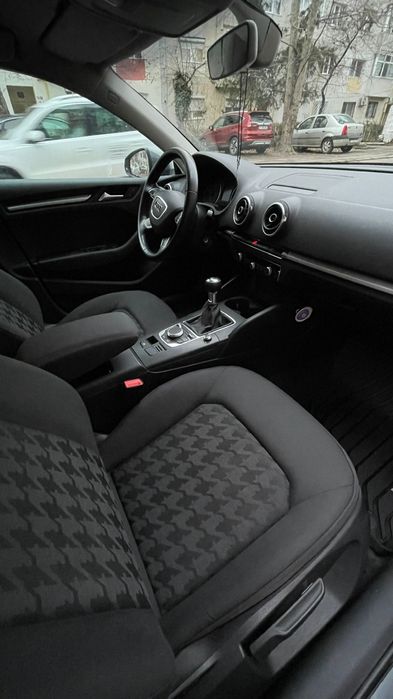 Vând Audi A3 sedan